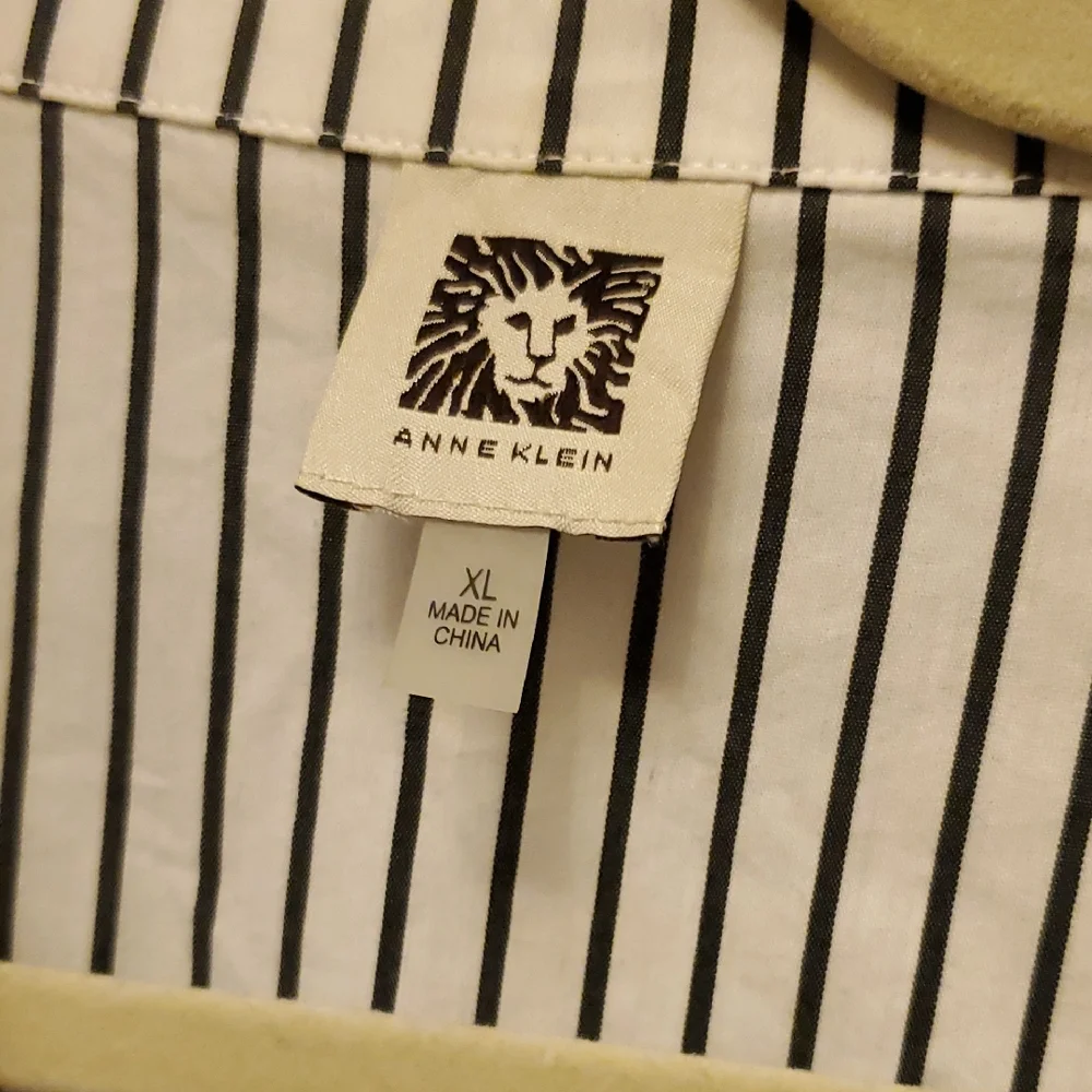 Anne Klein Button Down Shirt - Picture 2 of 6